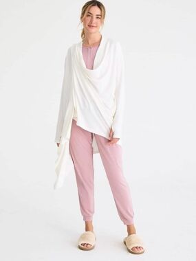 Magnetic Me Ivory Draped Nursing Wrap
